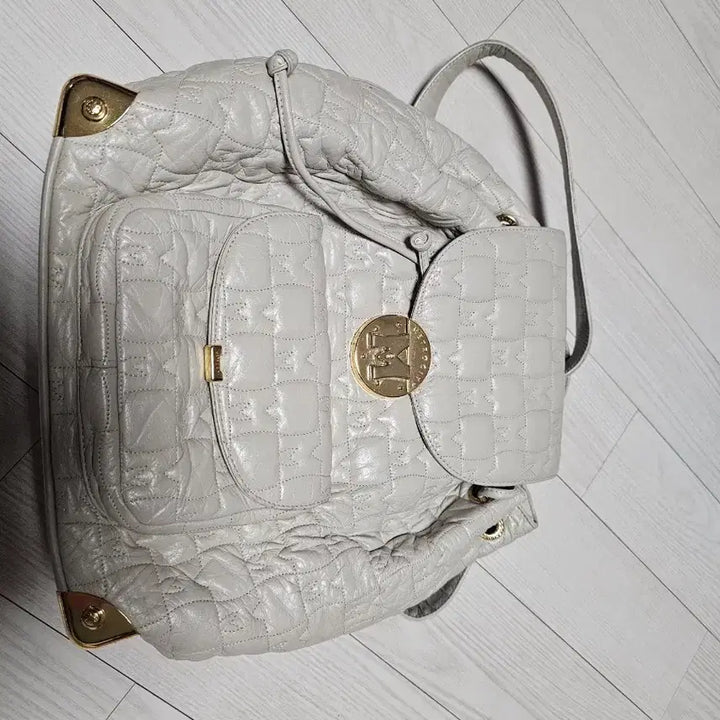 [BUNJANG] Metrocity Quilted Backpack / 메트로시티 퀼팅 백팩