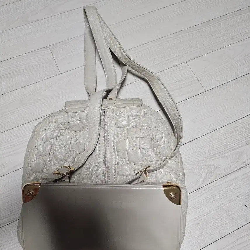 [BUNJANG] Metrocity Quilted Backpack / 메트로시티 퀼팅 백팩