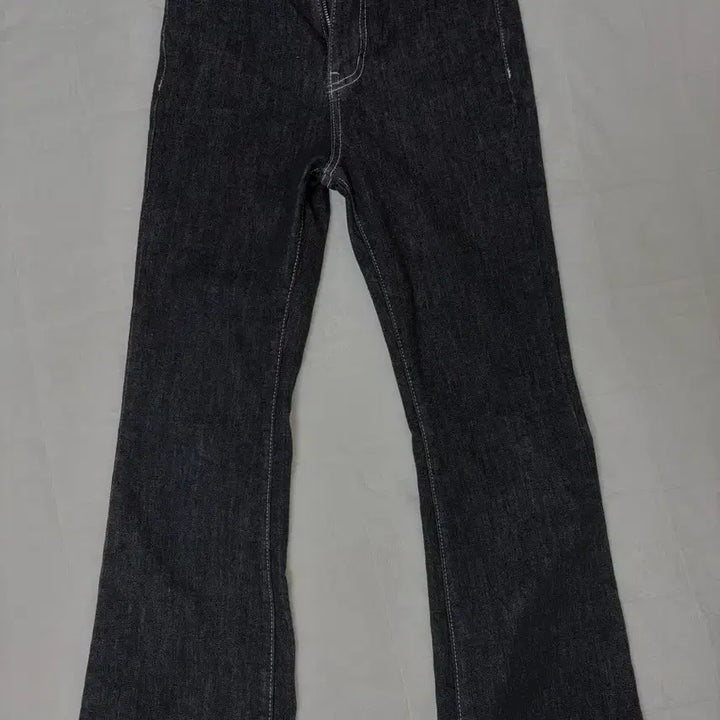 [BUNJANG] KikiKo Semi Bootcut Jeans / 세미부츠컷 청바지