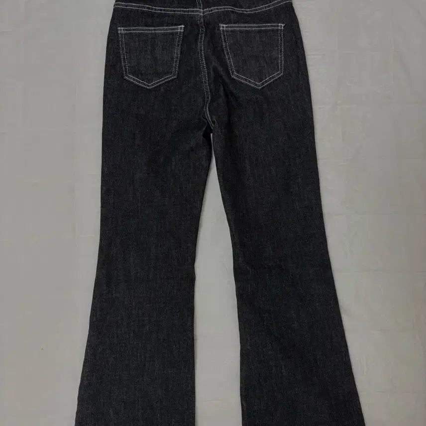 [BUNJANG] KikiKo Semi Bootcut Jeans / 세미부츠컷 청바지