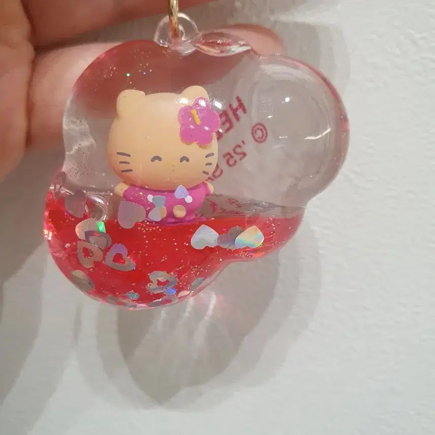 [BUNJANG] Sanrio Hello Kitty Tanning Kitty Water Dome Keyring / 산리오 헬로키티 태닝키티 워터돔 키링