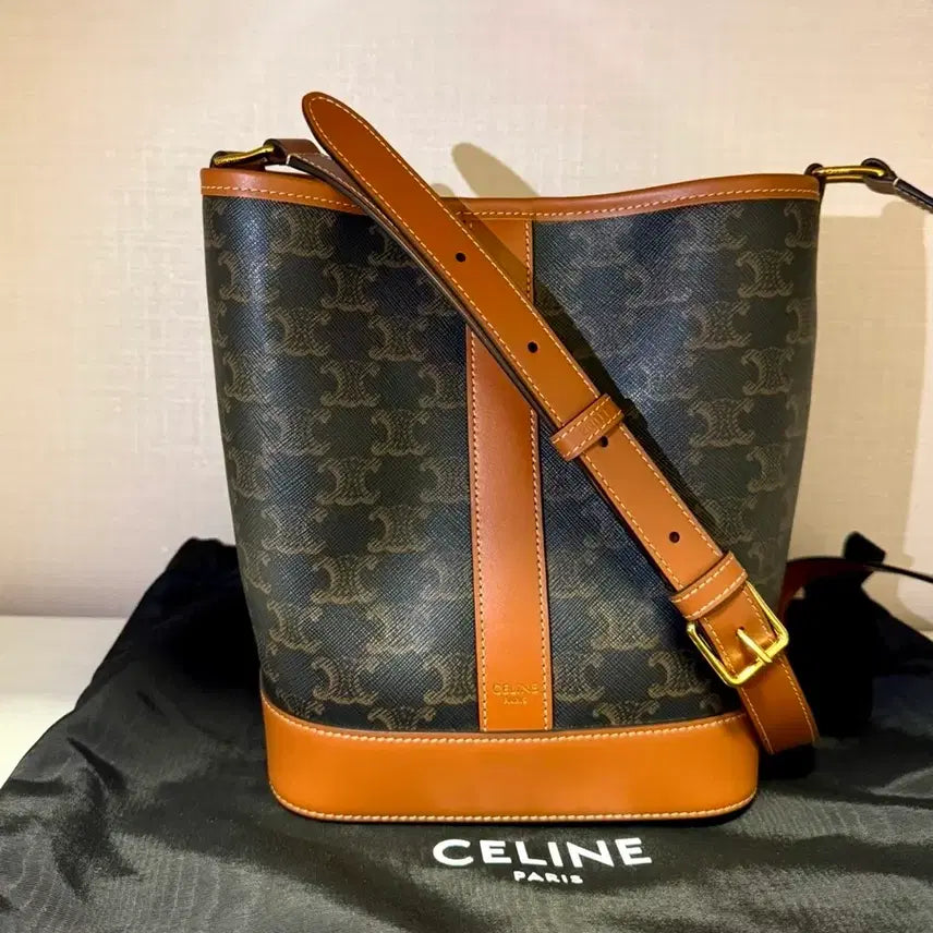 [BUNJANG] Celine Bucket Bag Small / (S급/급매)셀린느 버킷백 스몰 24년 구매