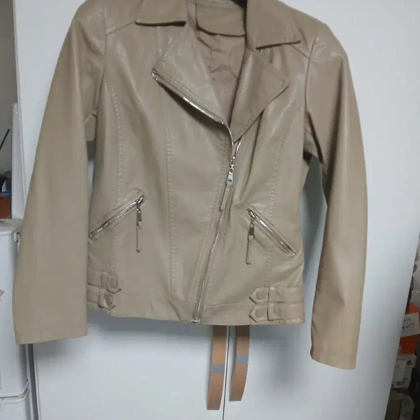 [BUNJANG] Unbranded Beige Faux Leather Jacket / 레더자켓 베이지 새것 (55)