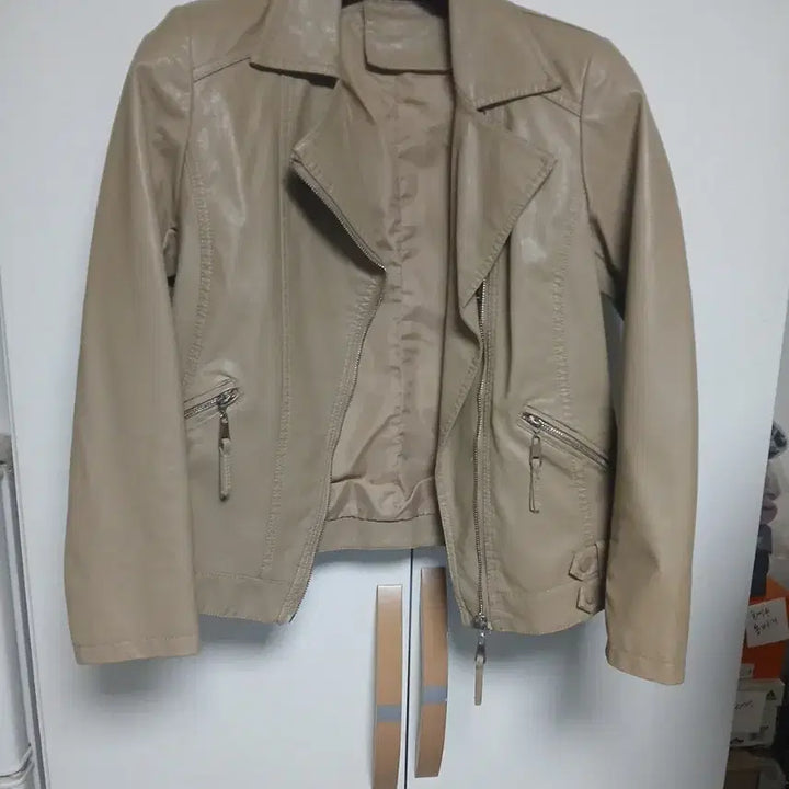 [BUNJANG] Unbranded Beige Faux Leather Jacket (Size 55) / 레더자켓 베이지 새것 (55)