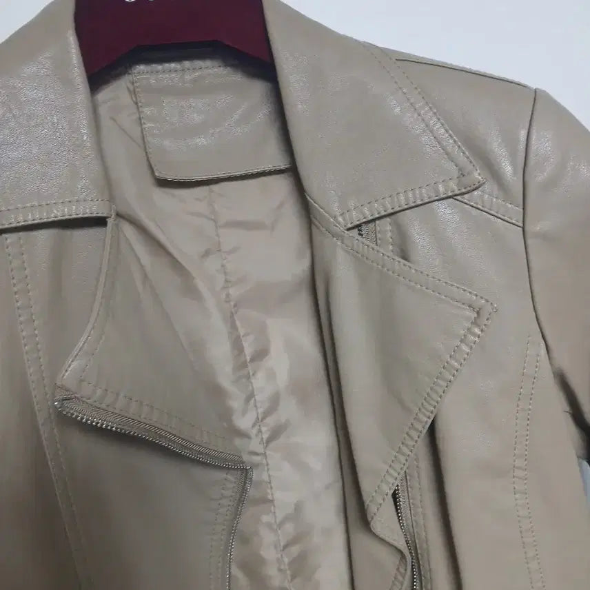 [BUNJANG] Unbranded Beige Faux Leather Jacket / 레더자켓 베이지 새것 (55)