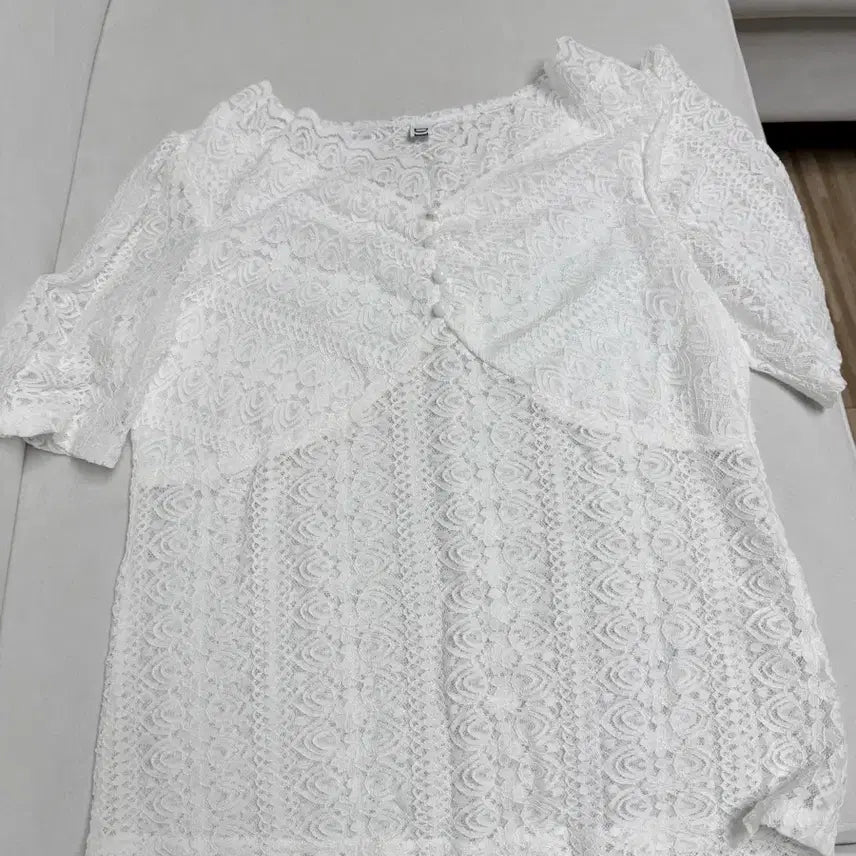 [BUNJANG] White Lace Short-Sleeve Blouse / 5/26까지 미착용 새제품 화이트 레이스 블라우스 반팔