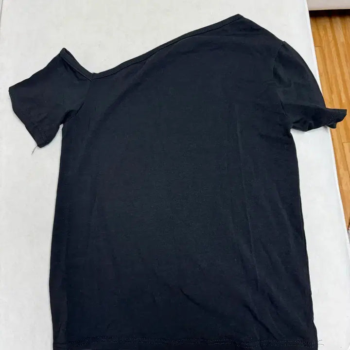 [BUNJANG] Unbalanced Black Short-Sleeve T-Shirt / 5/26까지 미착용 새제품 언발란스 블랙 반팔 티셔츠