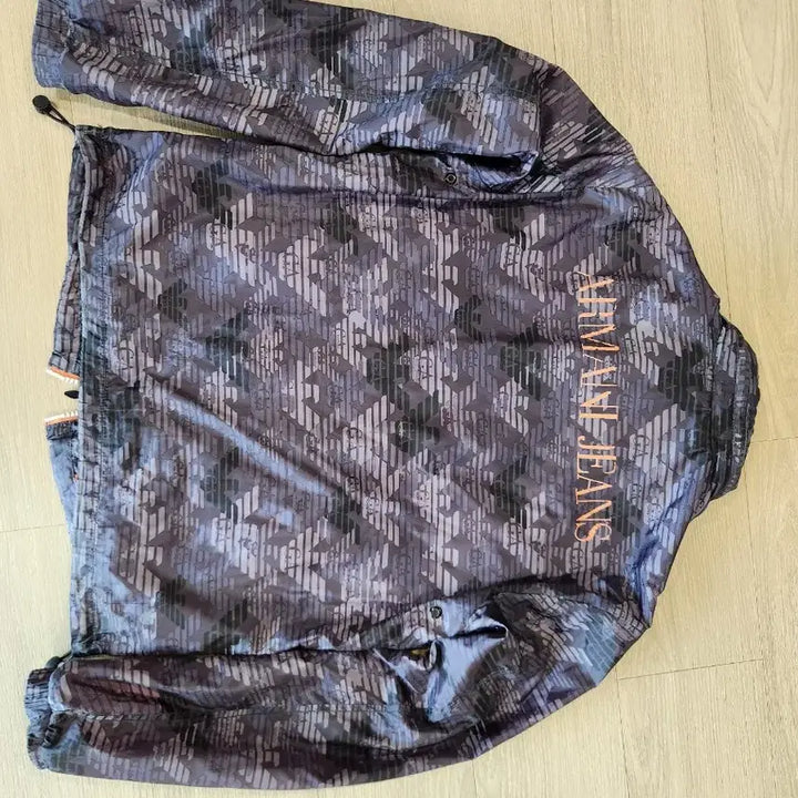 [BUNJANG] Emporio Armani Windbreaker Jacket Pattern / 엠포리오 아르마니 바람막이 자켓 패턴ㅡ아르마니 진 바람막이 자켓 M 10