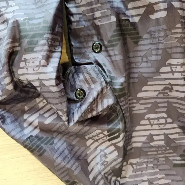 [BUNJANG] Emporio Armani Windbreaker Jacket Pattern / 엠포리오 아르마니 바람막이 자켓 패턴ㅡ아르마니 진 바람막이 자켓 M 10