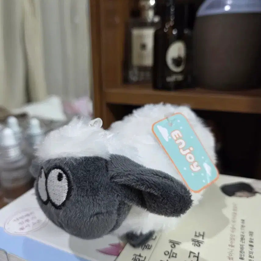 [BUNJANG] SHINee SHINee Sheep Keyring / 숀더쉽 양 인형 키링