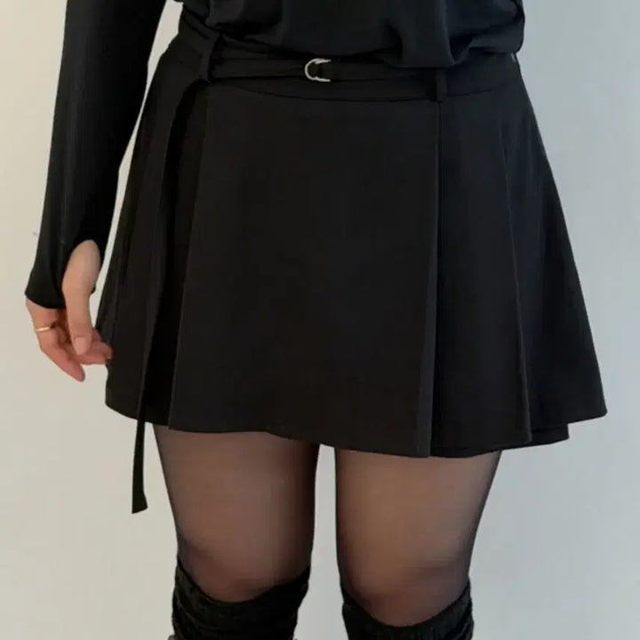 [BUNJANG] Mini Skirt with Belt (Black 1) / 새상품 모직 미니 치마바지 뒷밴딩 벨트세트 A라인 스커트 (블랙 1)
