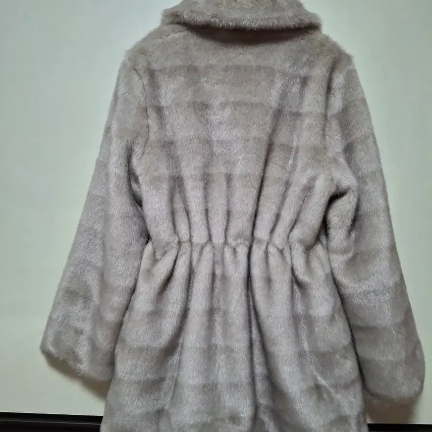 [BUNJANG] DAL Sapphire Mink Eco-Fur Jacket / DAL 데일리룩 에코퍼  사파이어밍크 퍼자켓  66날씬77