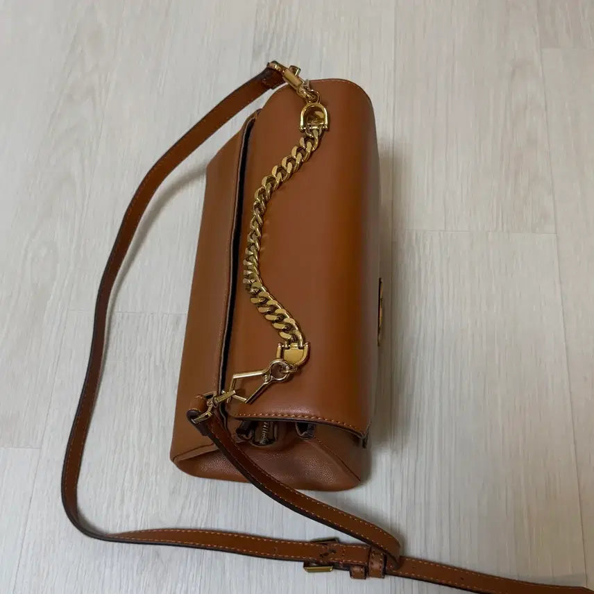 [BUNJANG] Charles & Keith Shoulder Bag / 찰스앤키스 숄더백