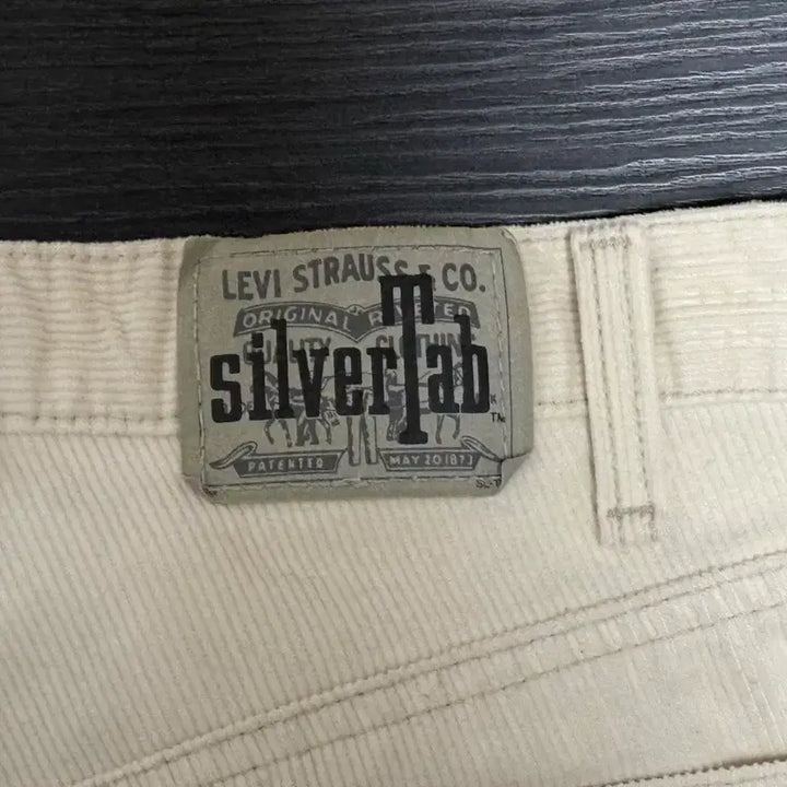 [BUNJANG] Levi's Silver Tab Loose Corduroy Pants / (33x30) 90s 미제 리바이스 실버탭 루즈 코듀로이 탄