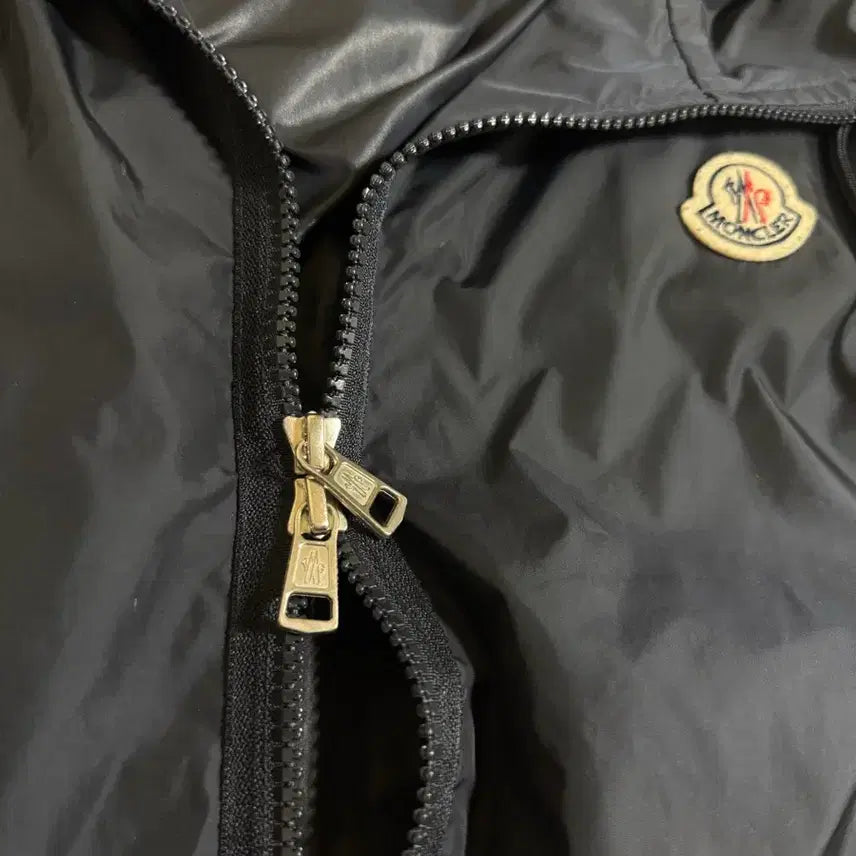 [BUNJANG] Moncler Hatab Windbreaker Navy / [4] 몽클레어 하타브 바람막이 네이비