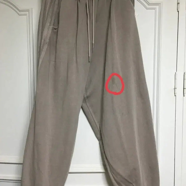 [BUNJANG] Dose Line Pigment Training Pants Beige / 도즈 Line pigment training pants beige
