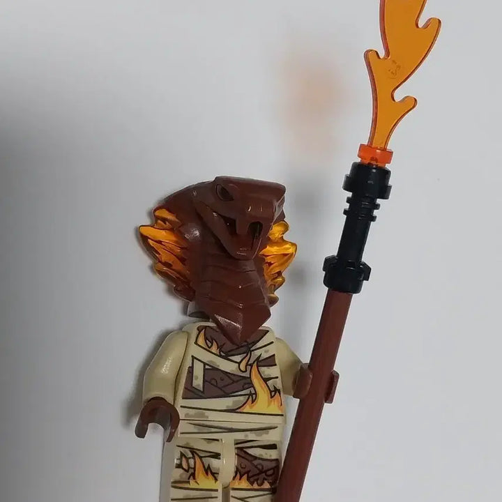 [BUNJANG] Lego Ninjago Pyro Slayer Cobra Minifigure with Staff / 레고 닌자고 파이로 슬레이어 코브라미니피겨 지팡이 포함