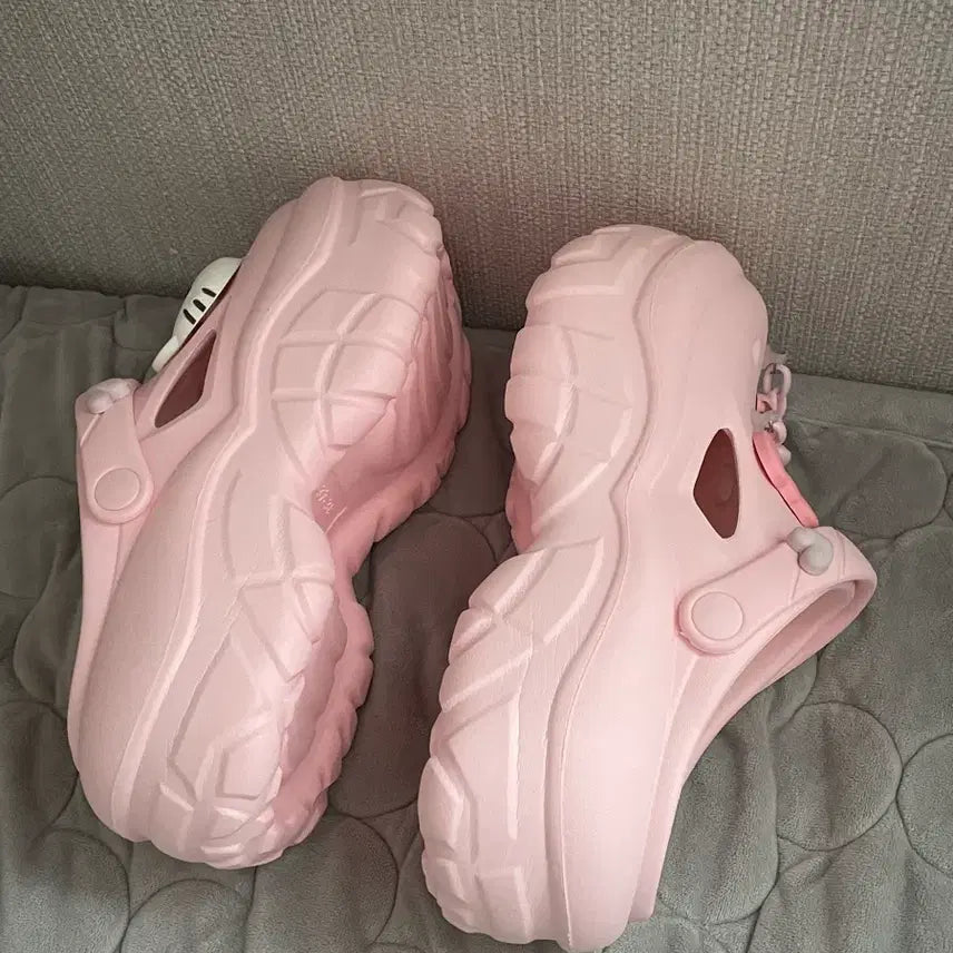 [BUNJANG] Sanrio Hello Kitty Platform Crocs / 산리오 정품 헬로키티 통굽 크록스