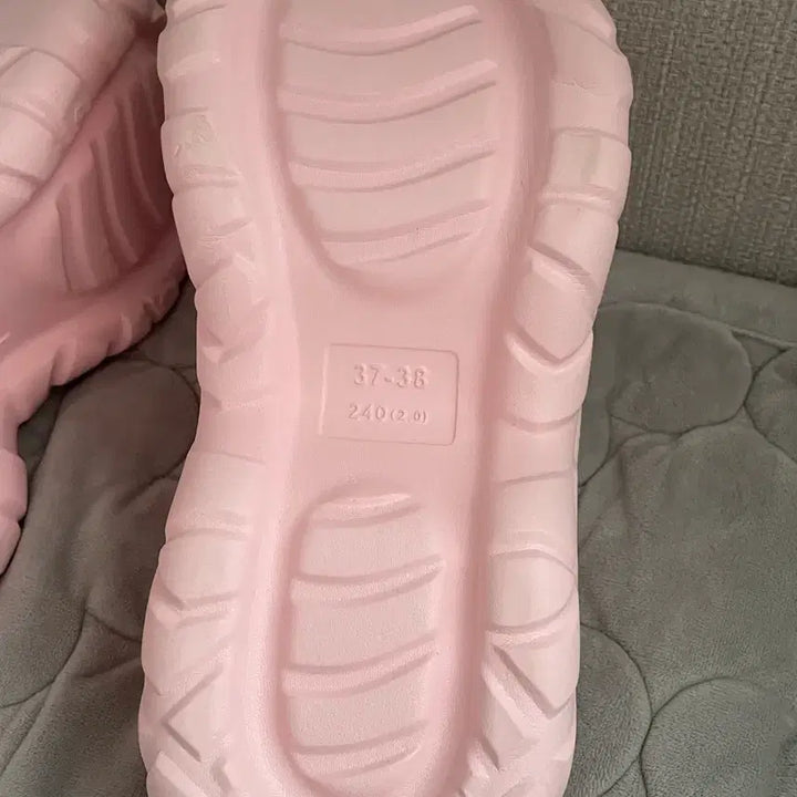 [BUNJANG] Sanrio Hello Kitty Platform Crocs / 산리오 정품 헬로키티 통굽 크록스