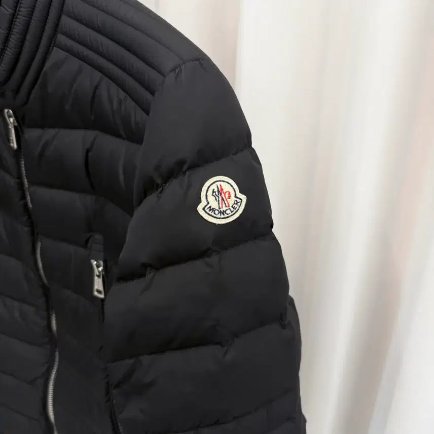 [BUNJANG] Moncler Amiot Lightweight Padded Jacket / [2] 몽클레어 아미오 경량패딩 자켓