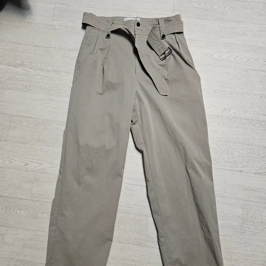 [BUNJANG] Nodearchive Belted Pants (Wood Sage) - Size 1 / 노드아카이브 슬릭 벨티드 팬츠 (우드 세이지) 1