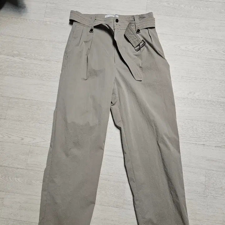 [BUNJANG] Nodearchive Belted Pants (Wood Sage) - Size 1 / 노드아카이브 슬릭 벨티드 팬츠 (우드 세이지) 1
