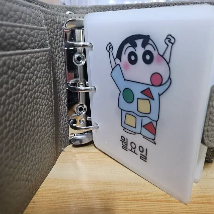 [BUNJANG] GIDLE Wallet with Cash Binder Inserts / 기인돼지 지갑, 현금바인더 속지포함