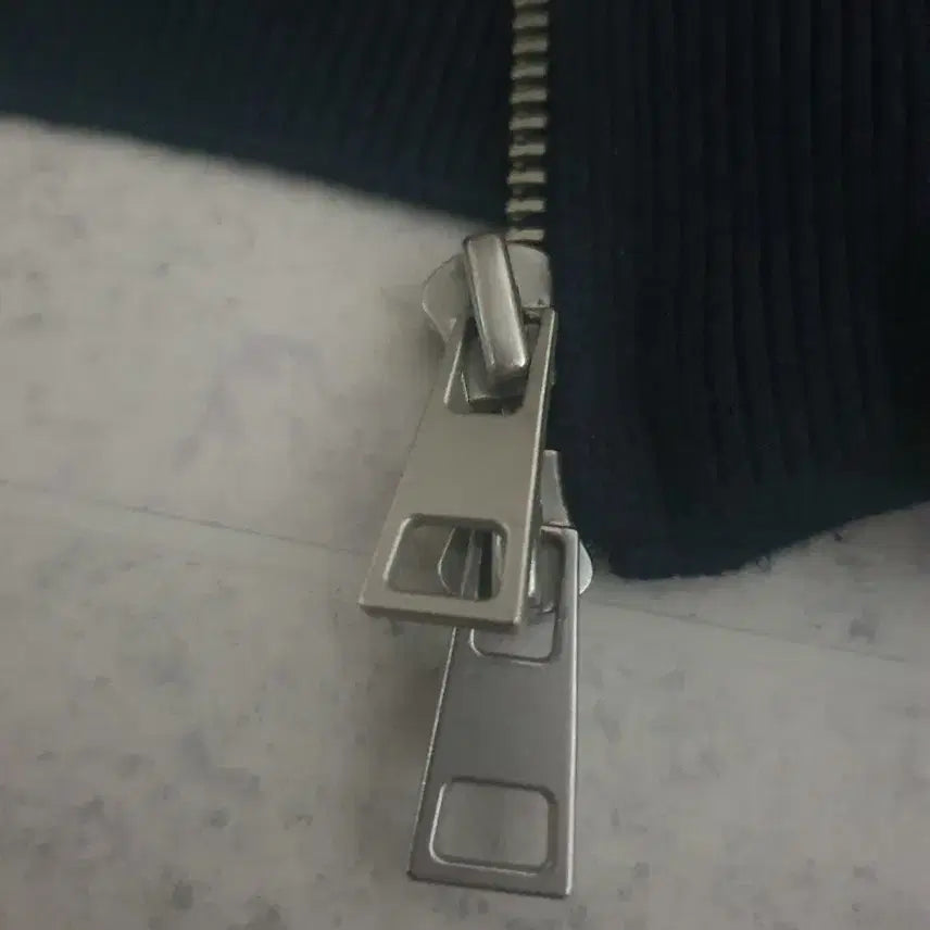 [BUNJANG] Zara Knit Zip-up Navy (Size M) / 자라 니트집업 네이비 사이즈 M