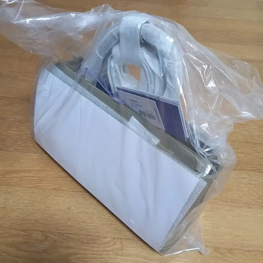 [BUNJANG] Find Kapoor Lumi Tote Bag 33 - Milk Khaki / 파인드카푸어 루미 토트백 33 - 밀크카키