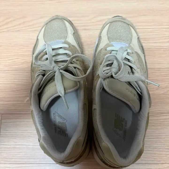 [BUNJANG] New Balance 992 Tan Sneakers (US 7.5) / 뉴발란스 992 탄 255