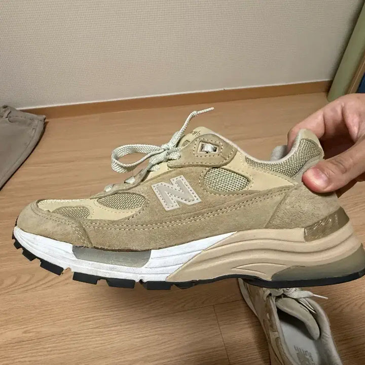 [BUNJANG] New Balance 992 Tan Sneakers (US 7.5) / 뉴발란스 992 탄 255