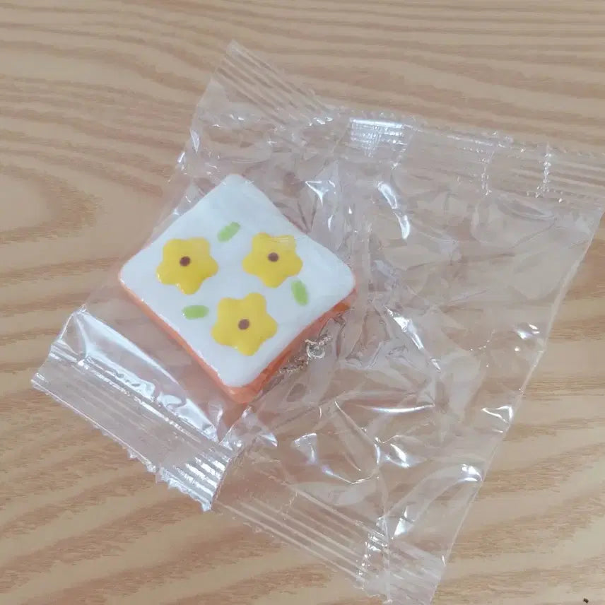 [BUNJANG] Toast Gacha Keyring / 토스트 가챠 키링
