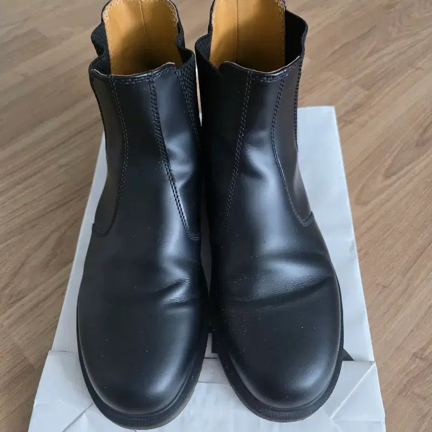 [BUNJANG] Dr. Martens Boots (290-295mm) / 닥터마틴(290~295mm)