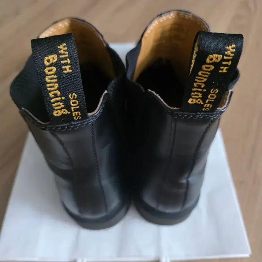 [BUNJANG] Dr. Martens Boots (290-295mm) / 닥터마틴(290~295mm)