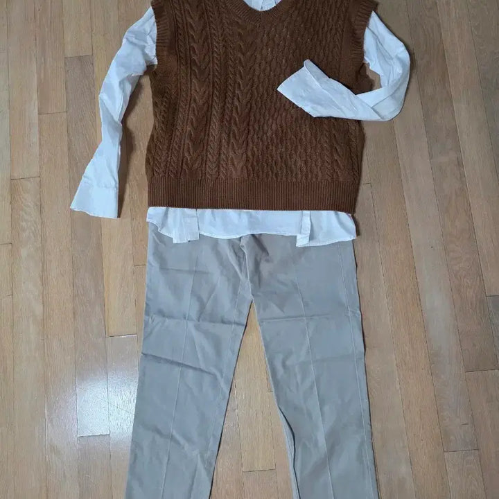 [BUNJANG] Cable Knit Vest - Brown, Free Size / 브라운 케이블 니트 조끼 free 미착용 새제품