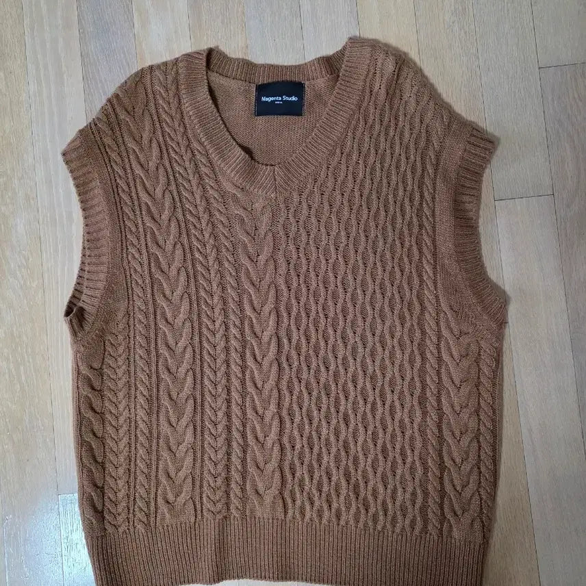 [BUNJANG] Cable Knit Vest - Brown, Free Size / 브라운 케이블 니트 조끼 free 미착용 새제품