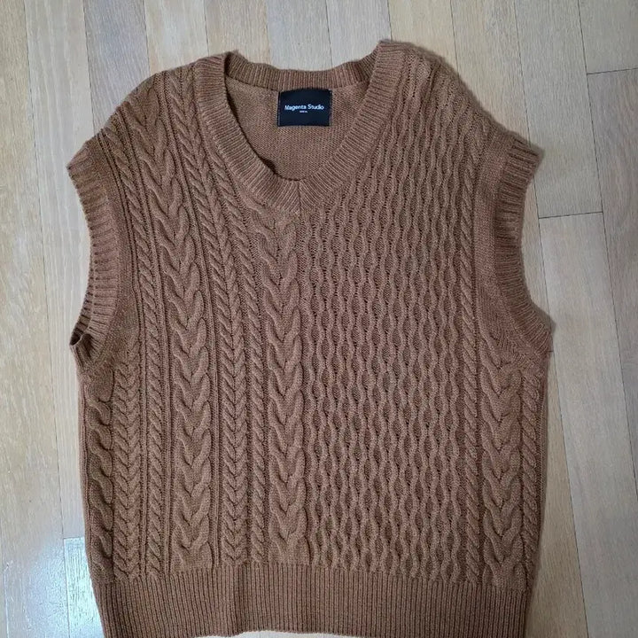 [BUNJANG] Cable Knit Vest - Brown, Free Size / 브라운 케이블 니트 조끼 free 미착용 새제품