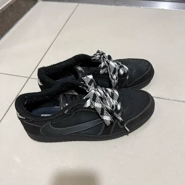 [BUNJANG] Nike Travis Scott Jordan 1 Retro Low OG SP Black Phantom Sneakers / 나이키 조던1 트래비스 스캇 블랙 팬텀