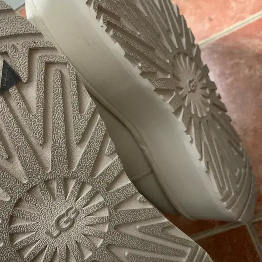 [BUNJANG] UGG Platform Mini Dipper Puffer Boots / UGG 어그 플랫폼 미니 디퍼 푸퍼 240, 38