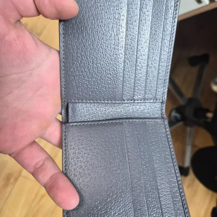 [BUNJANG] Gucci GG Supreme Bifold Wallet - Black / 구찌 GG 수프림 반지갑 블랙 with 박스