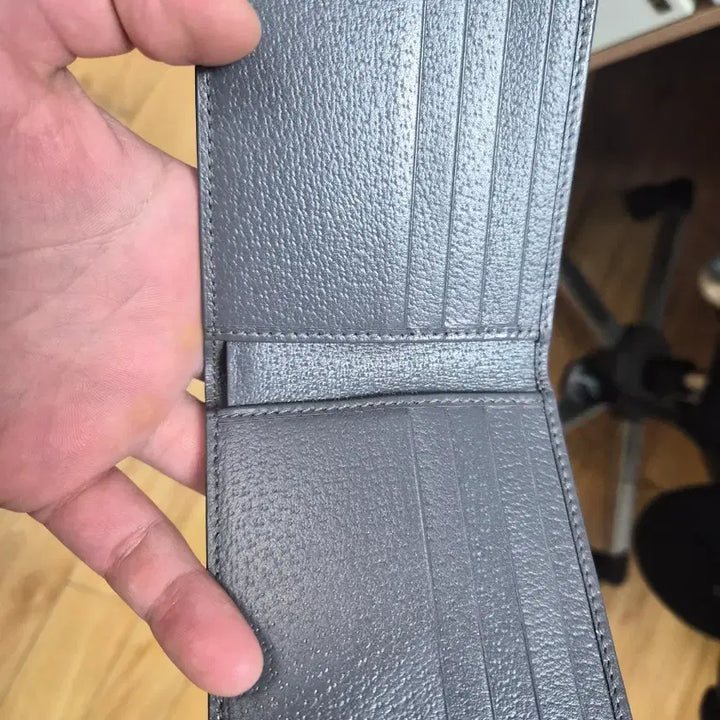 [BUNJANG] Gucci GG Supreme Bifold Wallet - Black / 구찌 GG 수프림 반지갑 블랙 with 박스