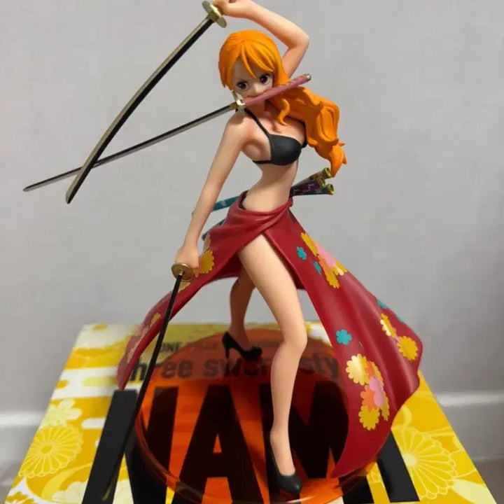[BUNJANG] One Piece Nami Sando-ryu Figure / 원피스 삼도류 나미 피규어
