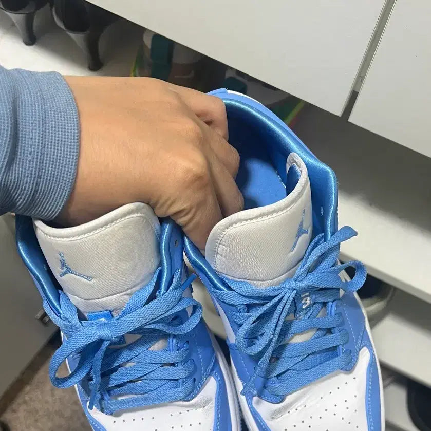 [BUNJANG] Nike Jordan 1 Low UNC University Blue Sneakers / 조던1로우 unc유니버시티 블루 270