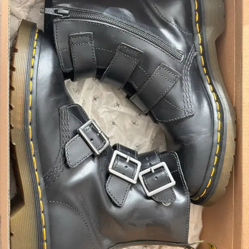 [BUNJANG] Dr. Martens Velcro Boots / 닥터마틴 벨크로 부츠