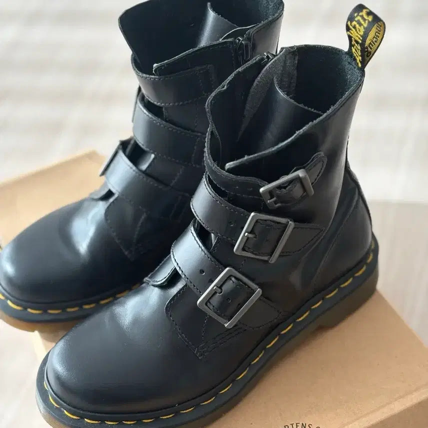 [BUNJANG] Dr. Martens Velcro Boots / 닥터마틴 벨크로 부츠