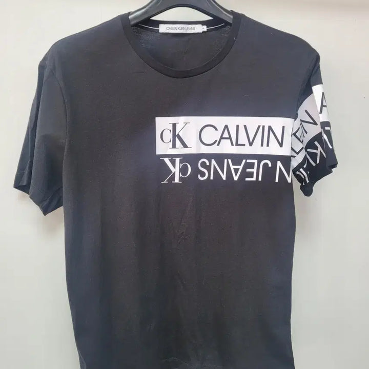 [BUNJANG] Calvin Klein Black Logo T-shirt / 캘빈클라인 블랙 로고 반팔 티셔츠