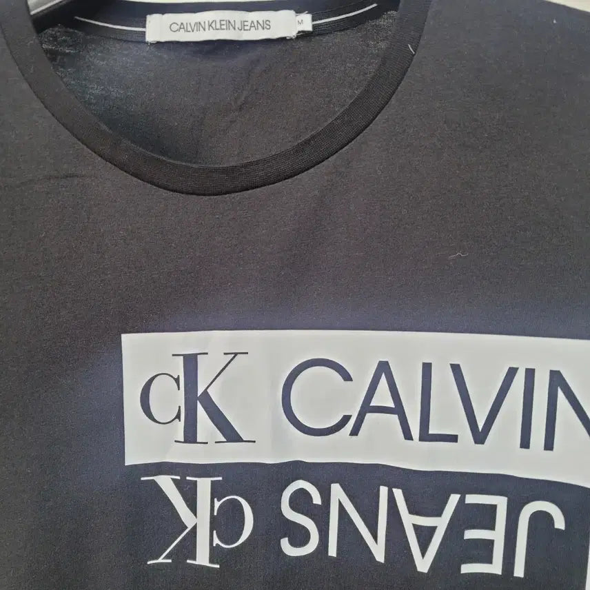 [BUNJANG] Calvin Klein Black Logo T-shirt / 캘빈클라인 블랙 로고 반팔 티셔츠