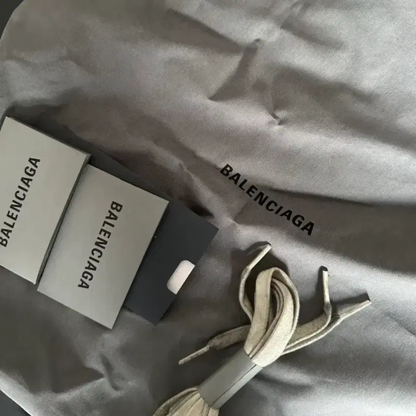 [BUNJANG] Balenciaga 3XL Light Beige Size 40 / 발렌시아가 3XL 라이트 베이지 40 사이즈