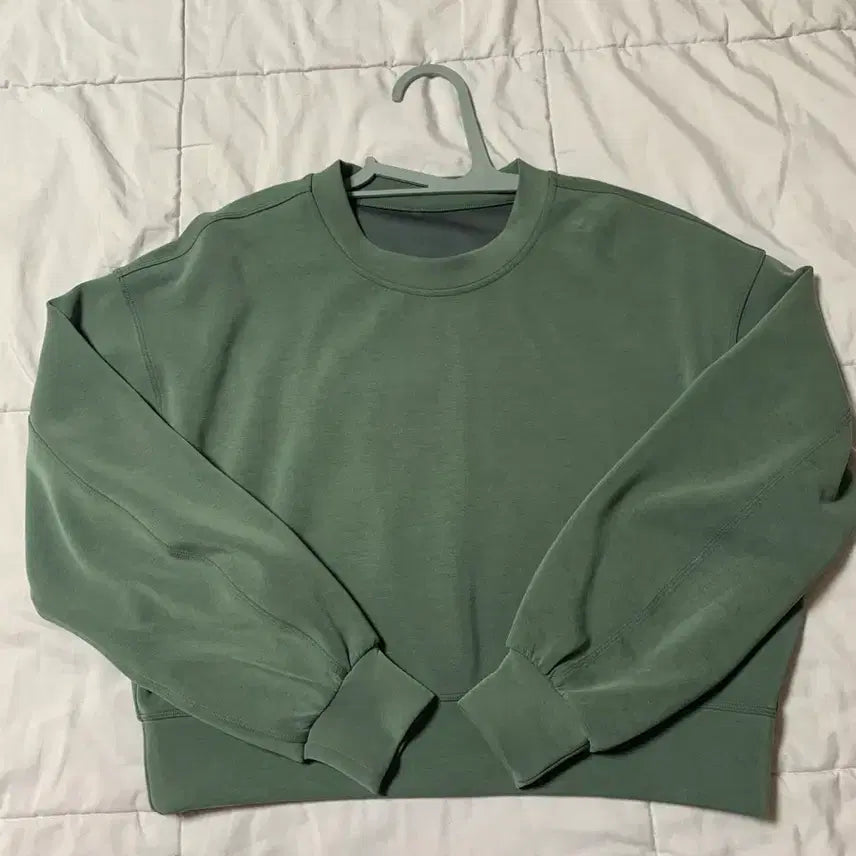 [BUNJANG] Lululemon Khaki Crewneck Sweatshirt Size 4 / 맨투맨카키색룰루레몬4