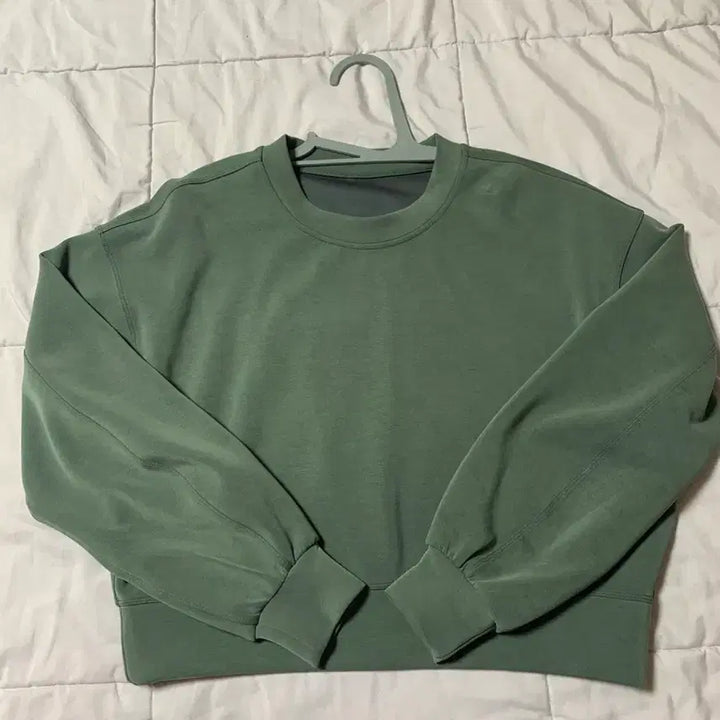 [BUNJANG] Lululemon Khaki Crewneck Sweatshirt Size 4 / 맨투맨카키색룰루레몬4
